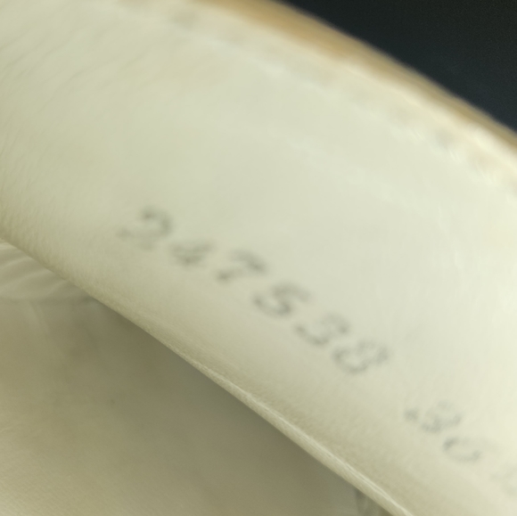 Women's Gucci Shoes - Picture 8 of 11